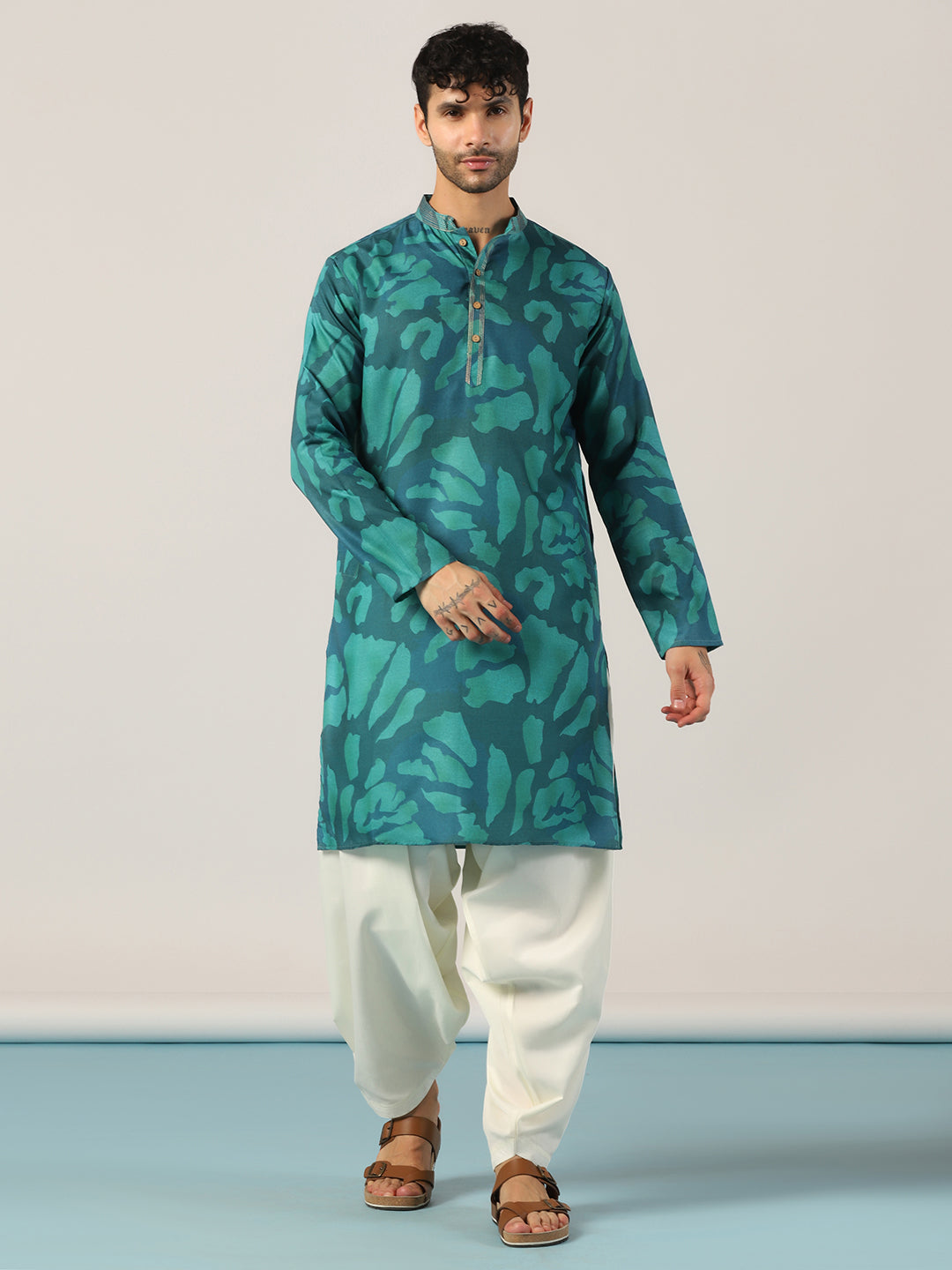 Prakatha Men's Teal Green Printed Kurta with Cream Patiala